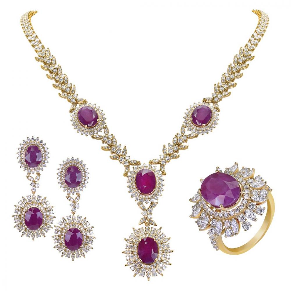 Luxurious Diamond Ruby Necklace Set in Yellow Gold