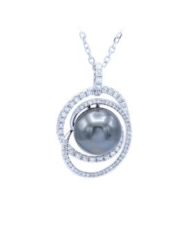 Diamond and Pearl Pendant in 18K Gold_C14958